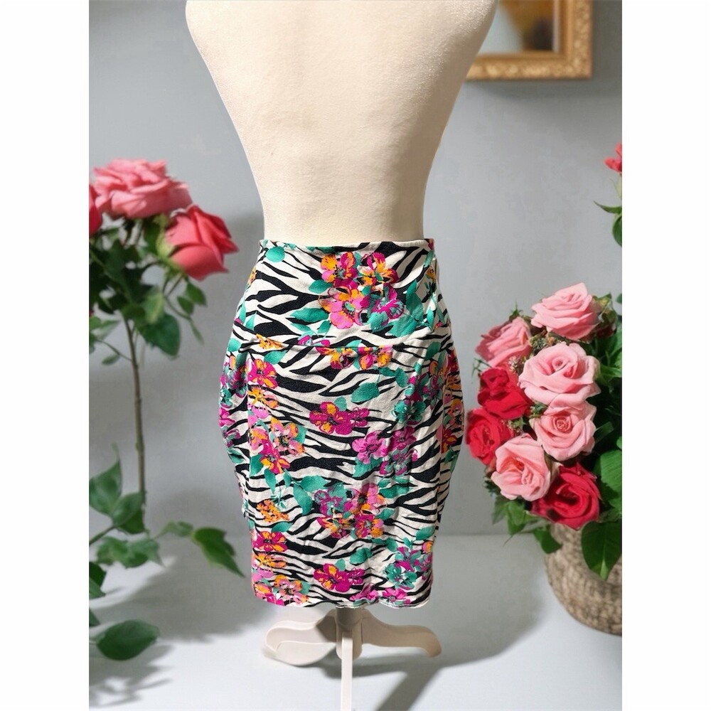 Torrid Skirt Womens Juniors Size 1 Multicolor Zebra Floral Pencil Knee Length